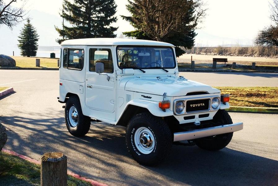 1983 FJ40 AC PS White : Iconic Toyotas FJ40 & 60 Series  : Peter Gabbarino Photographs 