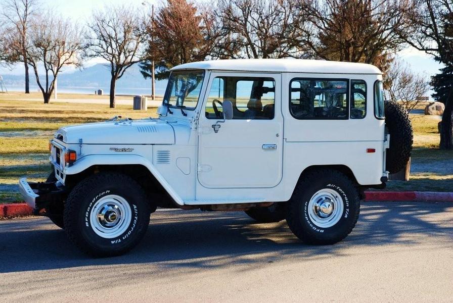 1983 FJ40 AC PS White : Iconic Toyotas FJ40 & 60 Series  : Peter Gabbarino Photographs 