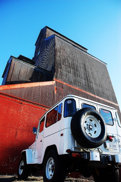 1983 FJ40 Cygnus White AC PS  : Iconic Toyotas FJ40 & 60 Series  : Peter Gabbarino Photographs 