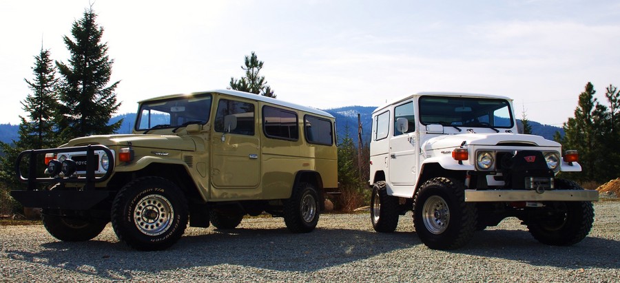 Dos 82' : Iconic Toyotas FJ40 & 60 Series  : Peter Gabbarino Photographs 