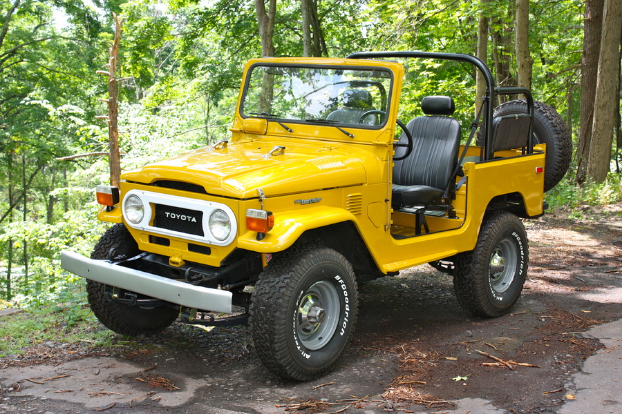 1977 FJ40 : Iconic Toyotas FJ40 & 60 Series  : Peter Gabbarino Photographs 