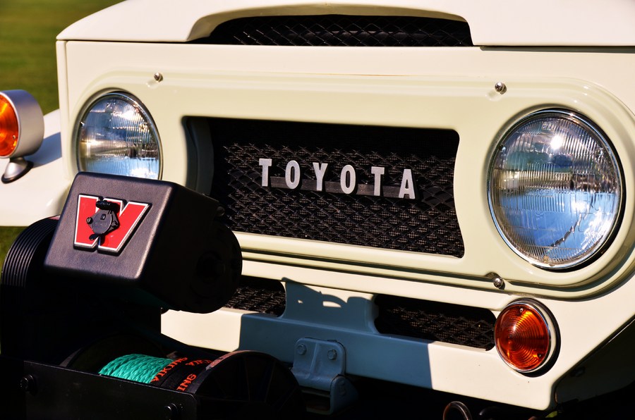 The face of an ICON : Iconic Toyotas FJ40 & 60 Series  : Peter Gabbarino Photographs 