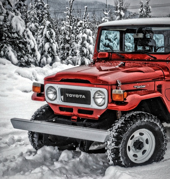 Winter : Iconic Toyotas FJ40 & 60 Series  : Peter Gabbarino Photographs 