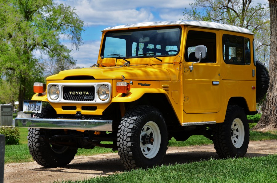  : Iconic Toyotas FJ40 & 60 Series  : Peter Gabbarino Photographs 