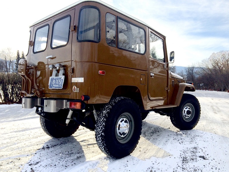 FJ40 Olive Brown : Iconic Toyotas FJ40 & 60 Series  : Peter Gabbarino Photographs 