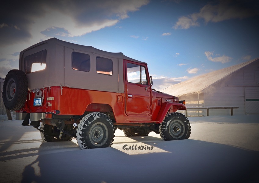 Soft Top Columbian : Iconic Toyotas FJ40 & 60 Series  : Peter Gabbarino Photographs 