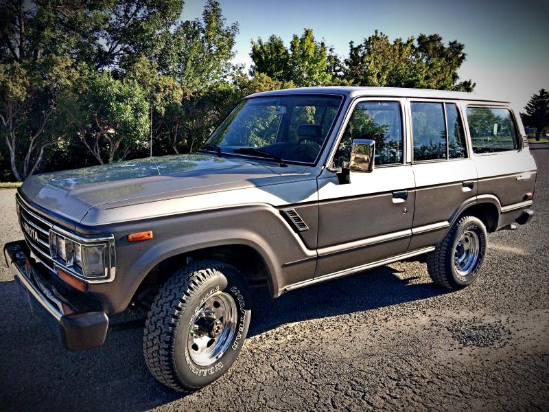 FJ62 Two Tone : Iconic Toyotas FJ40 & 60 Series  : Peter Gabbarino Photographs 