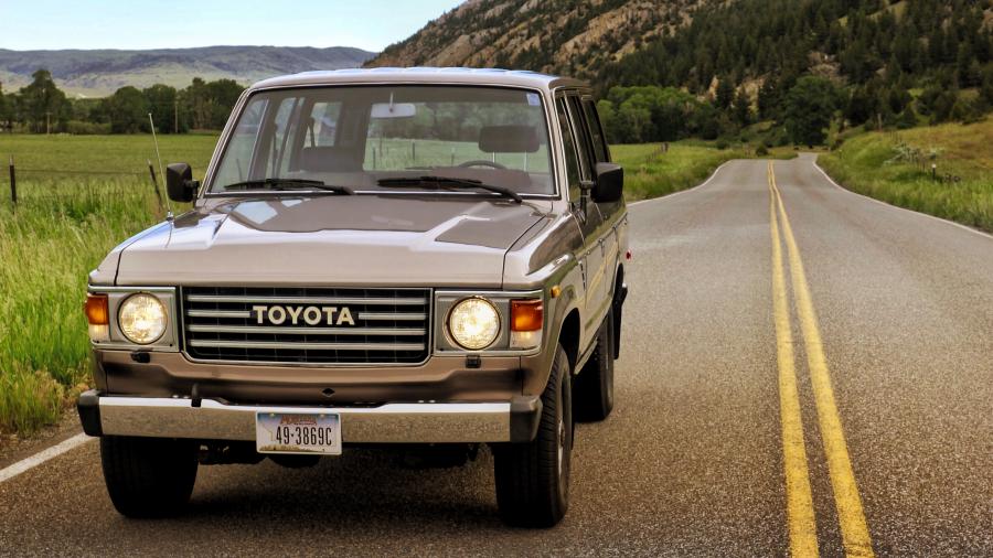 East River Road : Iconic Toyotas FJ40 & 60 Series  : Peter Gabbarino Photographs 