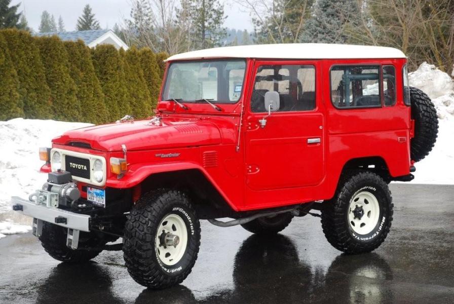 1983 FJ40 Factory AC PS in Freeborn Red : 1983 FJ40  : Peter Gabbarino Photographs 