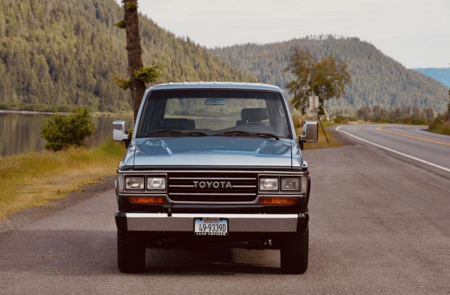  : Iconic Toyotas FJ40 & 60 Series  : Peter Gabbarino Photographs 